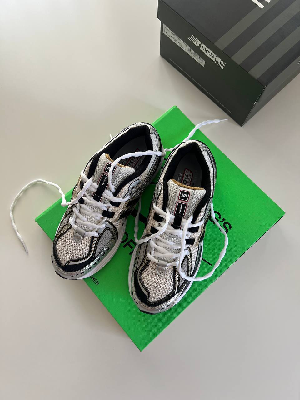 New Balance - 1906R Black Gold