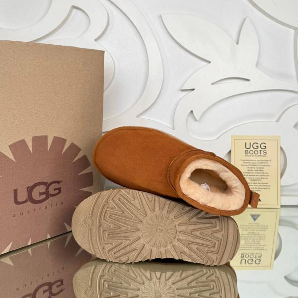 UGG - Low Cut Boots