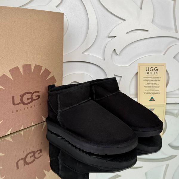 UGG - Low Cut Boots